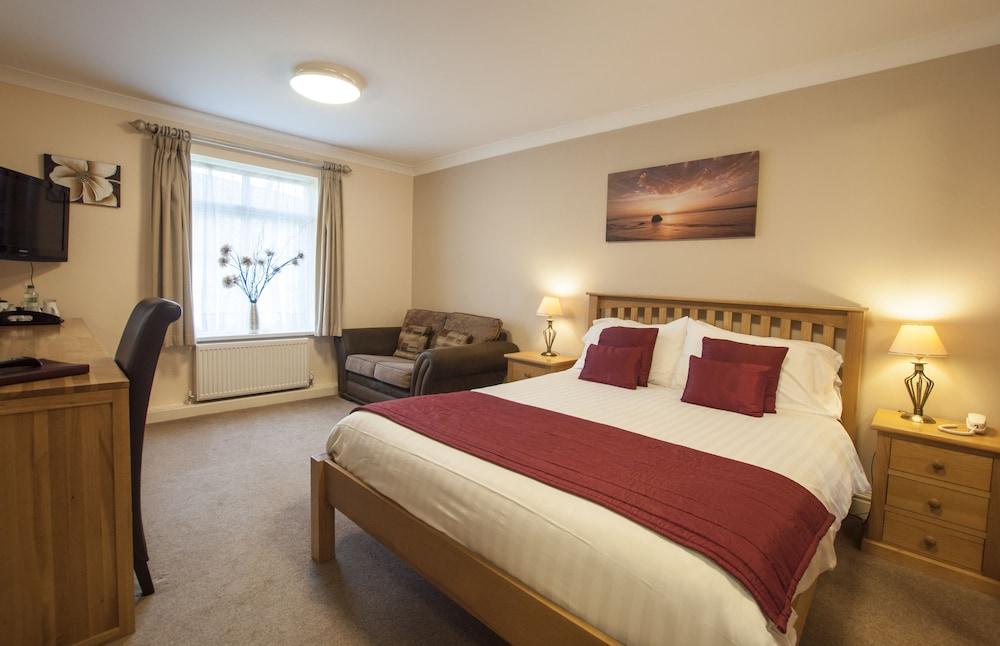 Exeter Court Hotel 3*