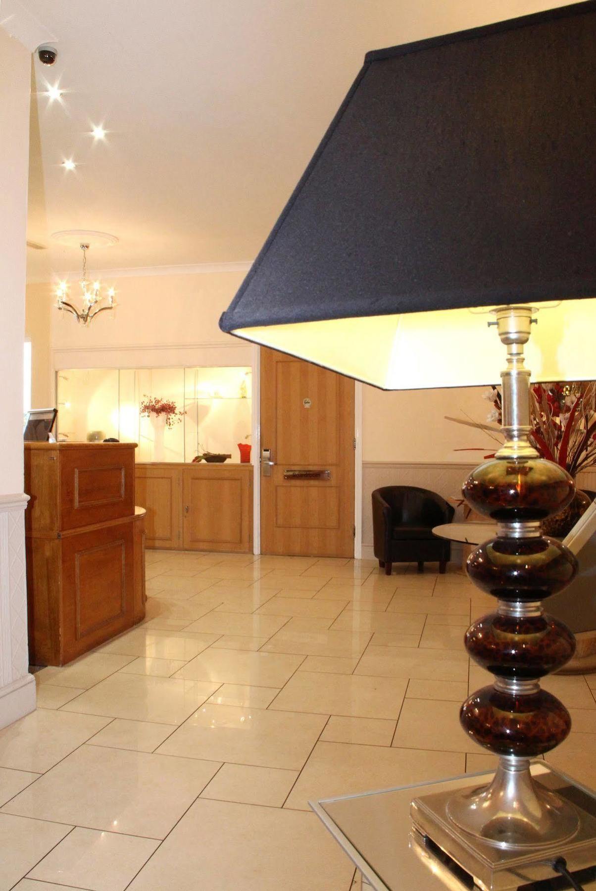 Hotel Exeter Court 3*