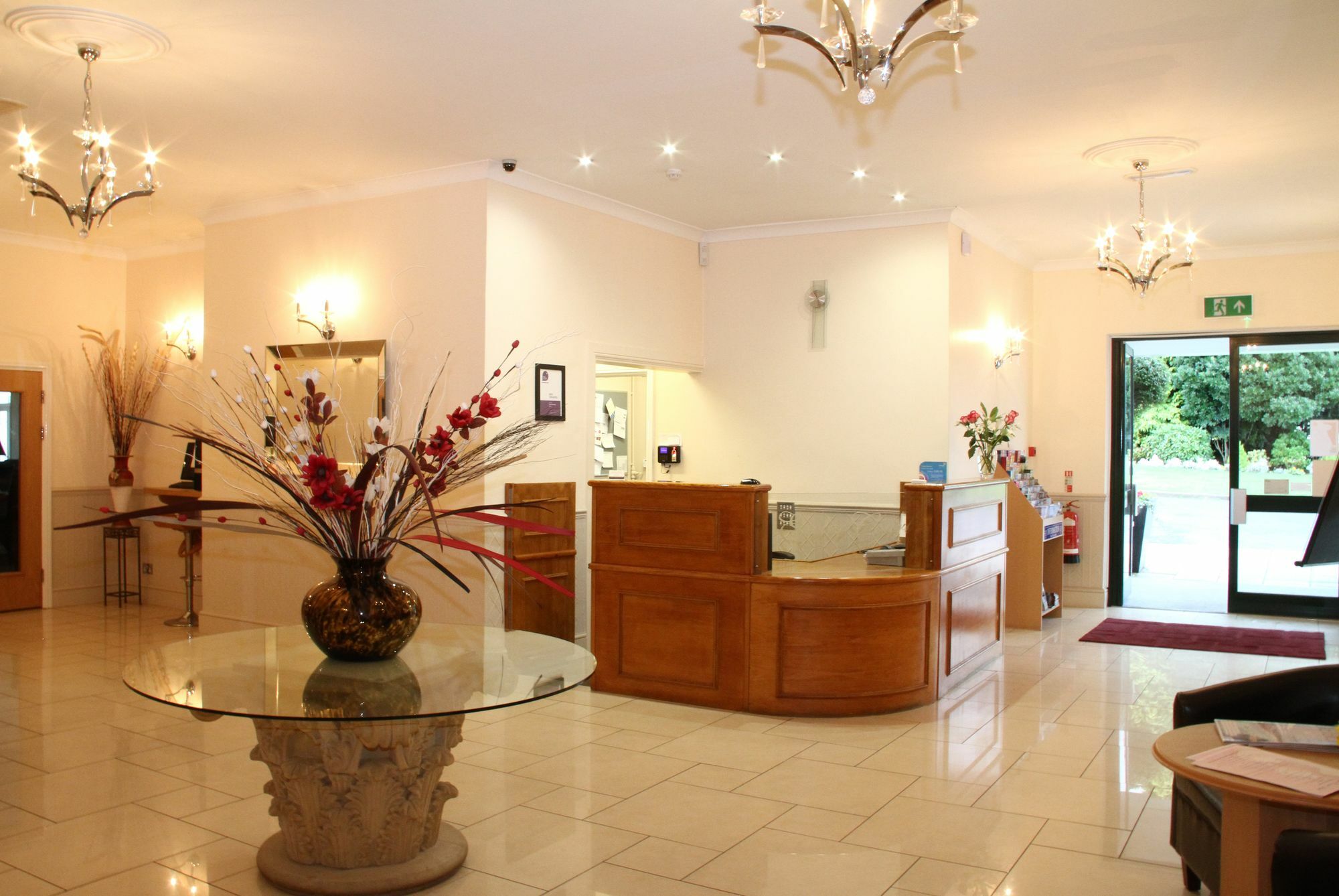 Exeter Court Hotel 3*