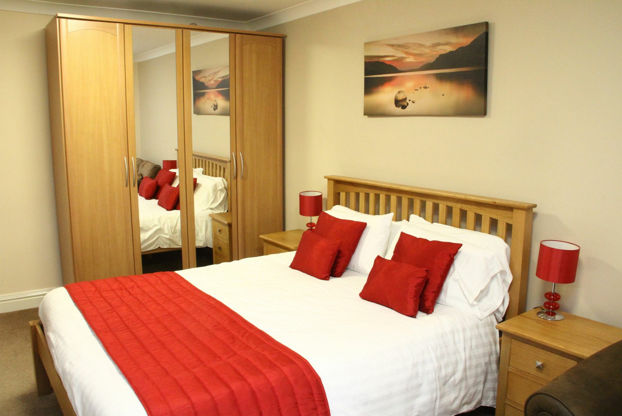 Exeter Court Hotel 3*
